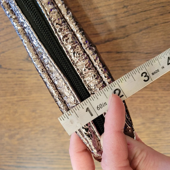 Ulta Beauty Silver Metallic Top Zip Beauty Make Up Cosmetic Bag NEW with Tag - Picture 6 of 6